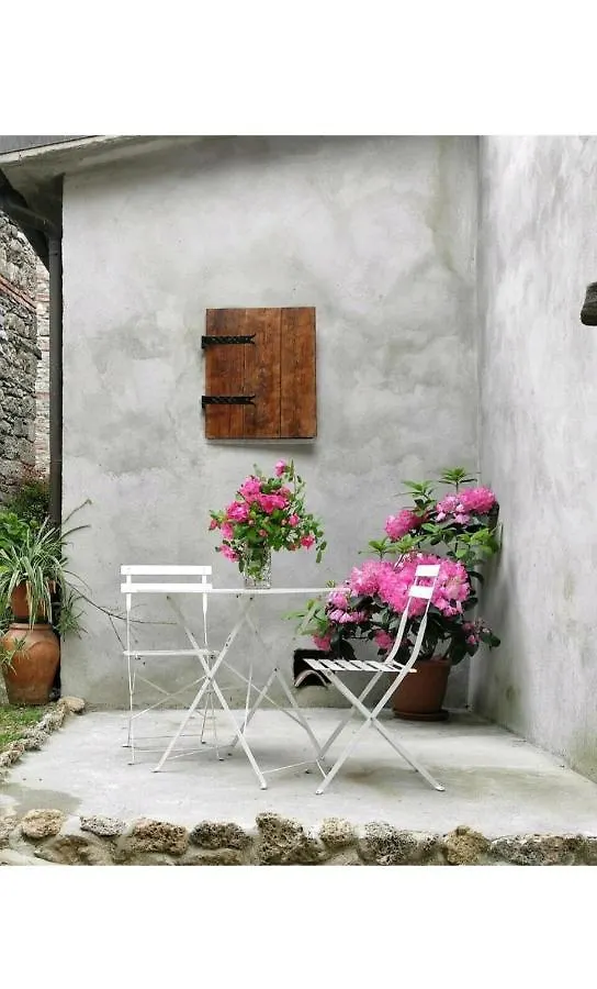Casa Vacanze Al Colletto - Con Terrazza Panoramica In Centro Storico Vagli di Sotto Italy