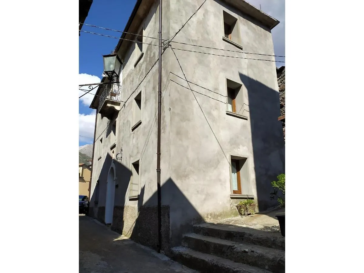 Casa Vacanze Al Colletto - Con Terrazza Panoramica In Centro Storico Vagli di Sotto Holiday home